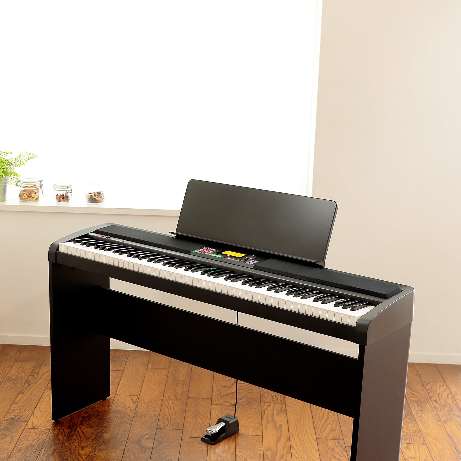 XE20 - Digital Ensemble Piano